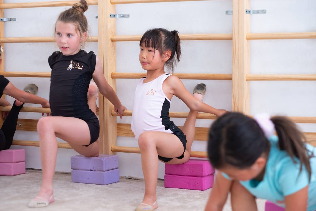 Leg holds at the wall bars